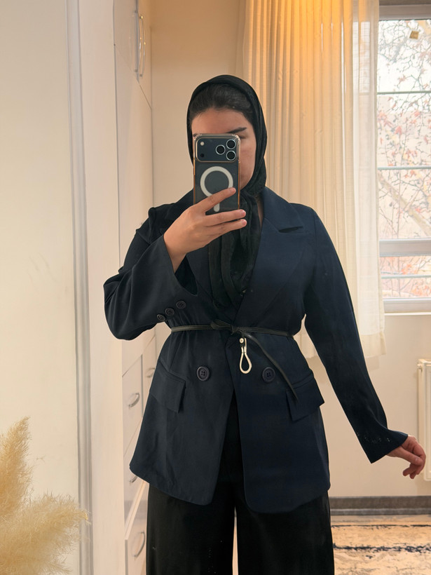کت زنانه همراه با کمربند چرمی - پی ام کالکشن