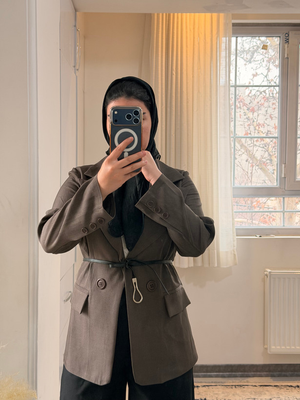 کت زنانه همراه با کمربند چرمی - پی ام کالکشن
